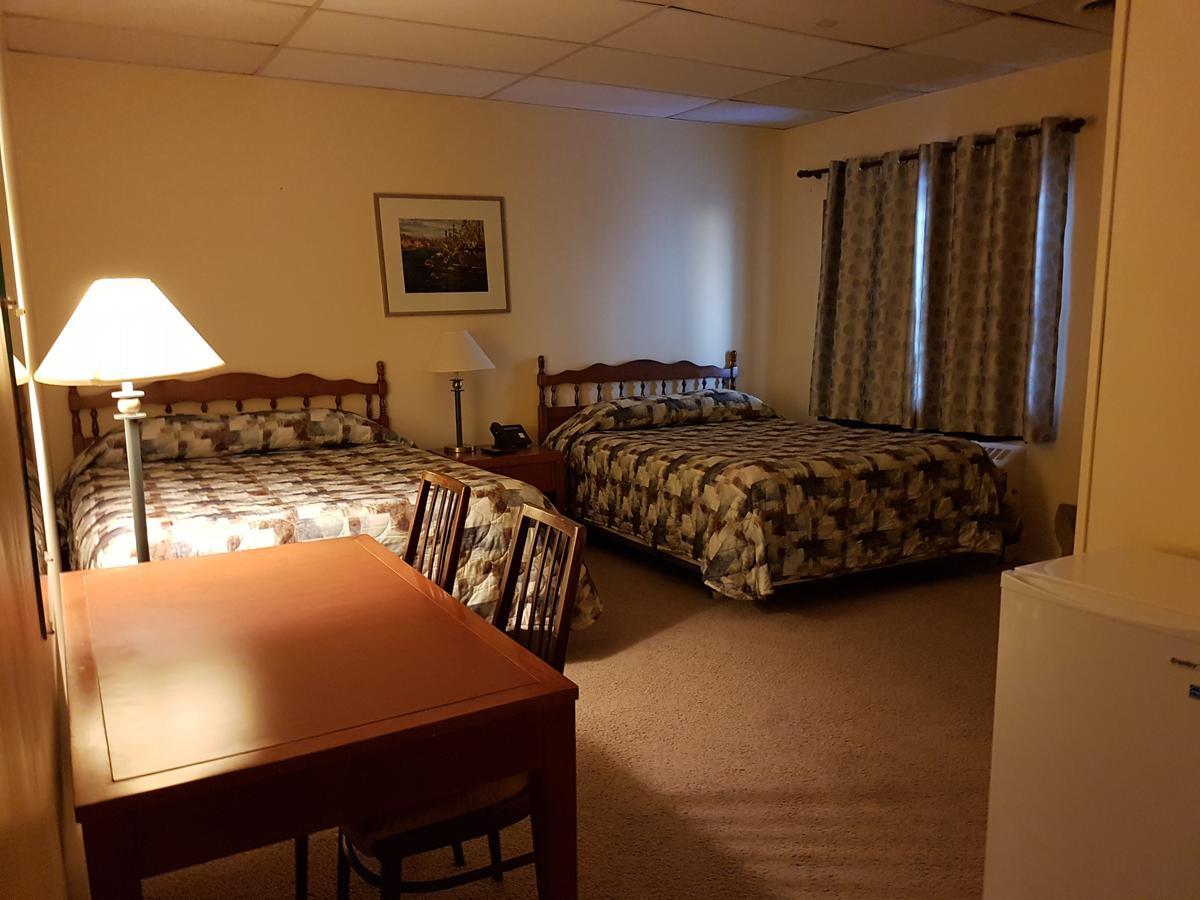 Beaver Hotel North Battleford Esterno foto