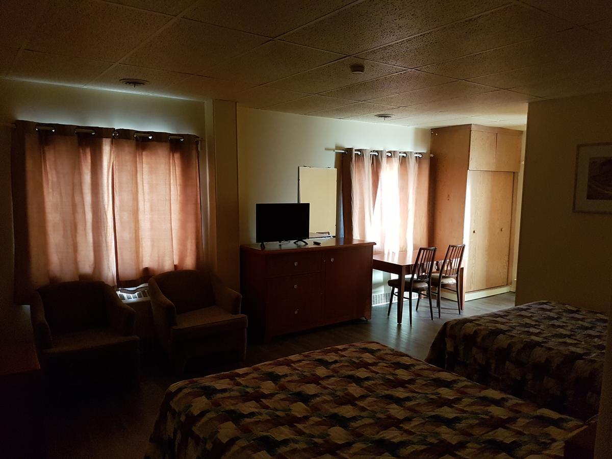 Beaver Hotel North Battleford Esterno foto