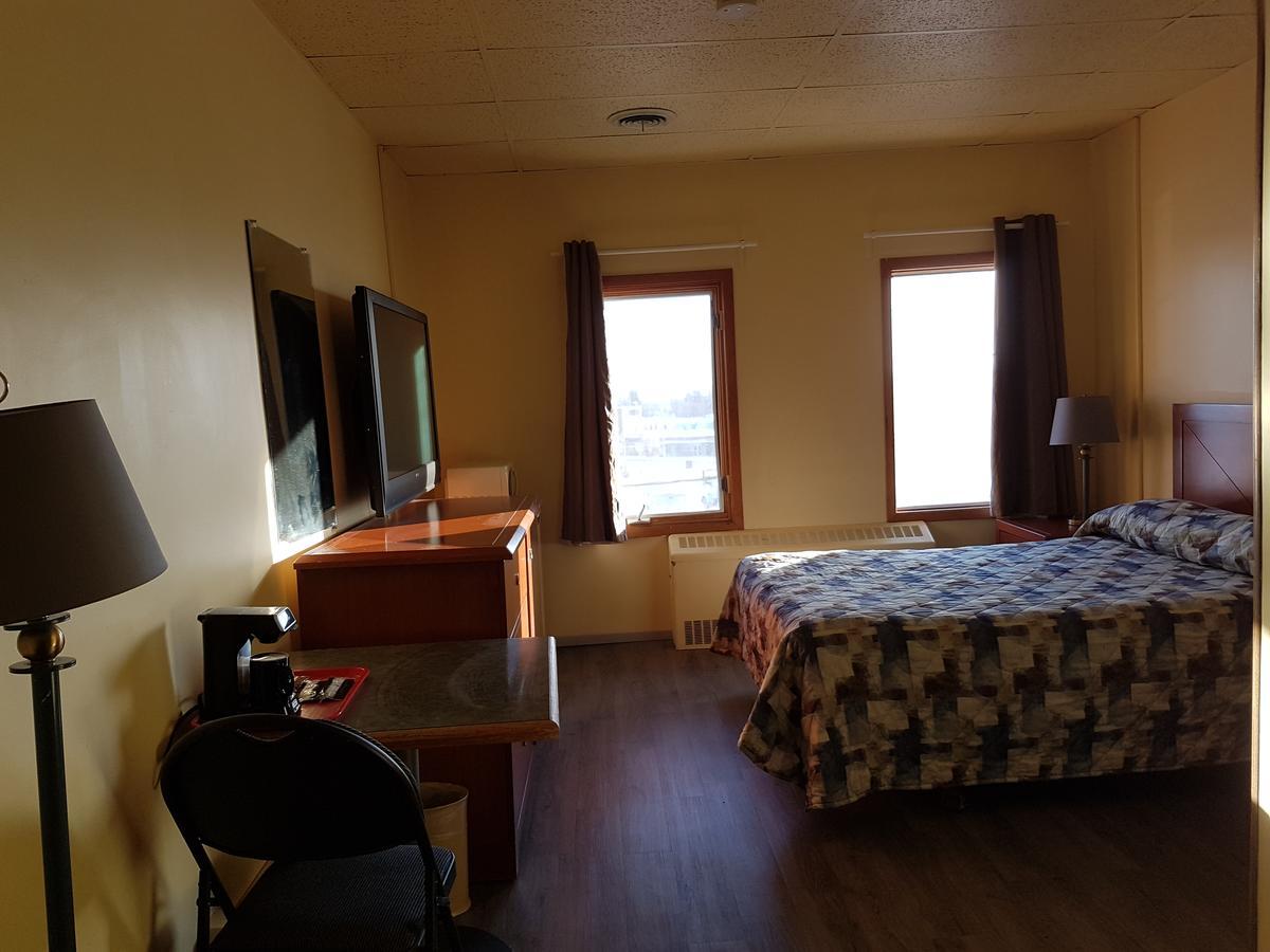 Beaver Hotel North Battleford Esterno foto